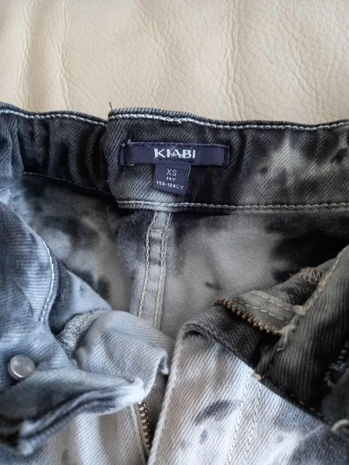 Short en jean kiabi noir et blanc taille xs - photo numéro 3