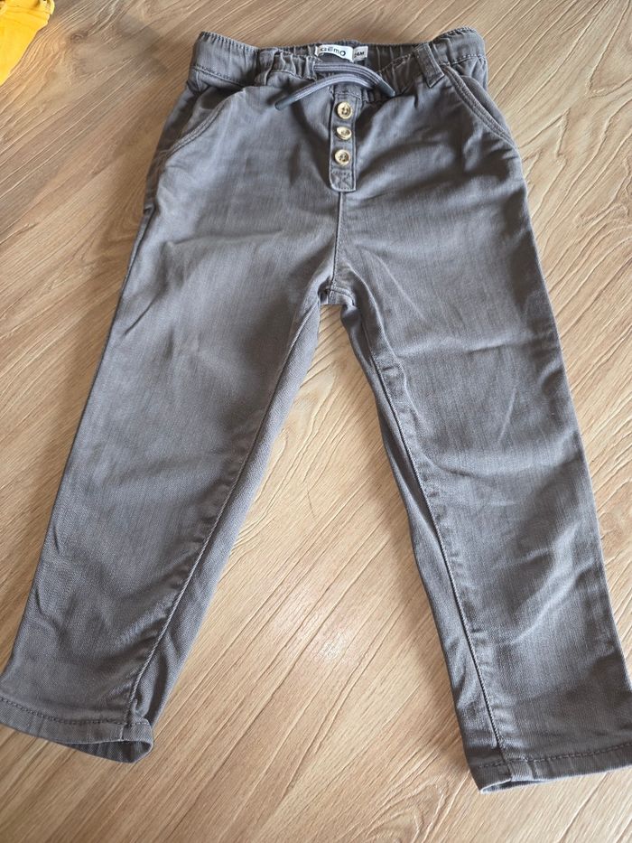 PANTALON GRIS GEMO 24 MOIS BON ETAT