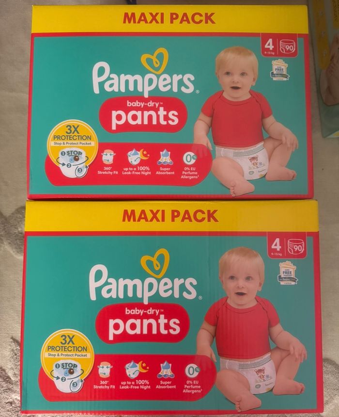 Lot de 2 cartons de couches Pampers taille 4