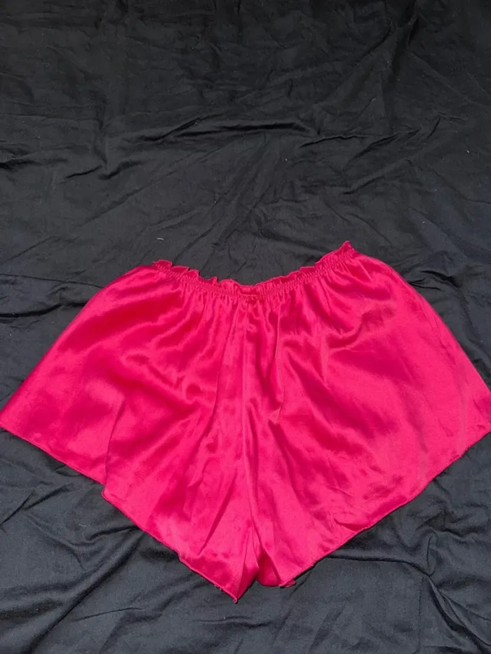 Short satin rose