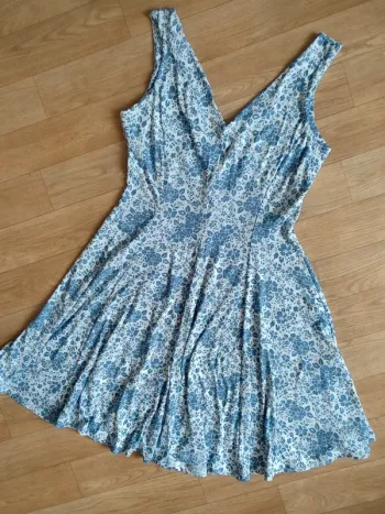 Robe motif fleuri T. 38