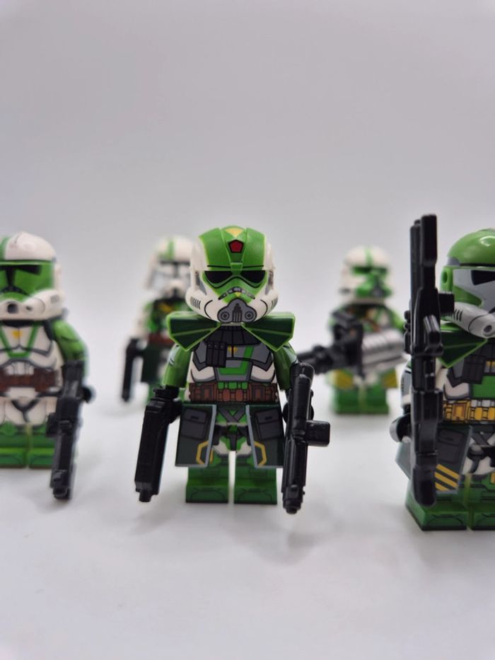 Figurines type lego Escouade de 8 clones Doom troopers star wars - photo numéro 3