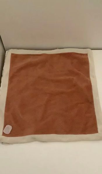 Doudou carré Baby Day 32 cm