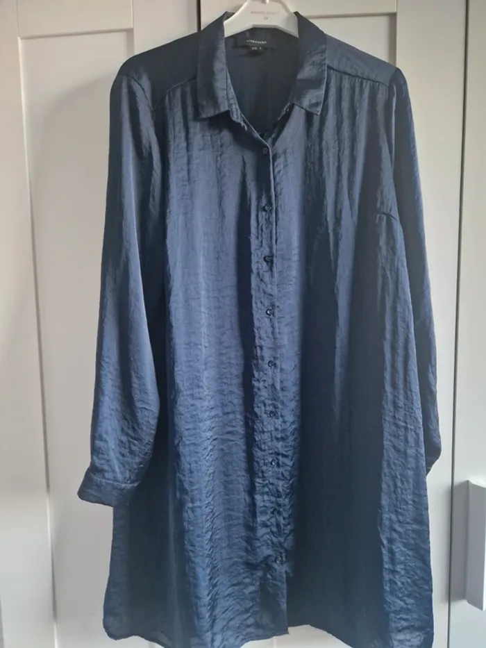 Chemise longue/robe satinée, 42