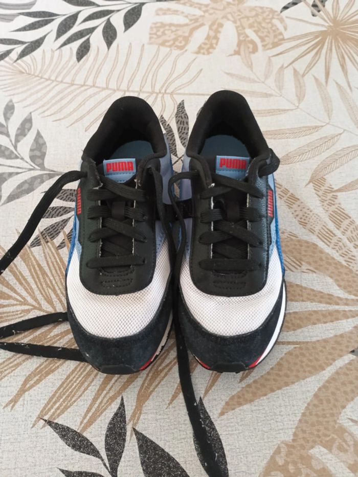 Chaussure Puma pointure 33