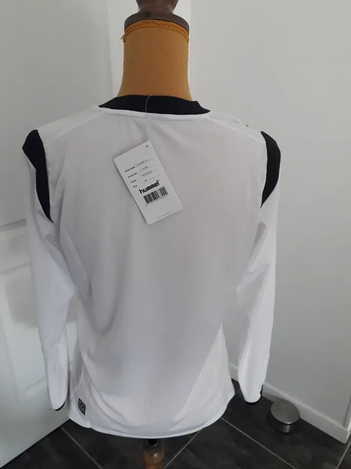 T-shirt Hummel neuf - photo numéro 2
