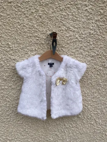Gilet fourrure Kiabi 9 mois