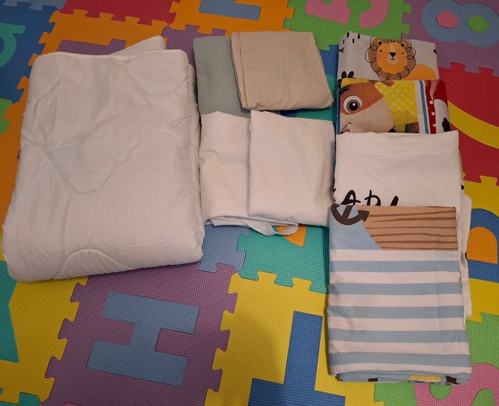 Lot de 4 housses de couette,  2 draps housse, 2 alèses,  couette