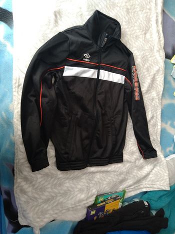 Veste umbro taille 138 cm