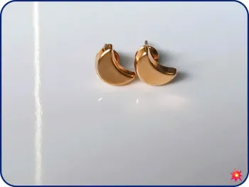Boucles d'oreilles lune pleines – Look chic et discret