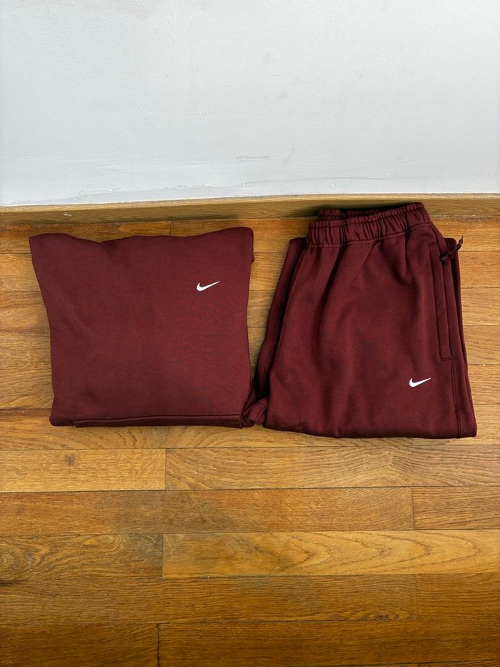 Ensemble Nike Solo Swooch Rouge - Taille M - Neuf