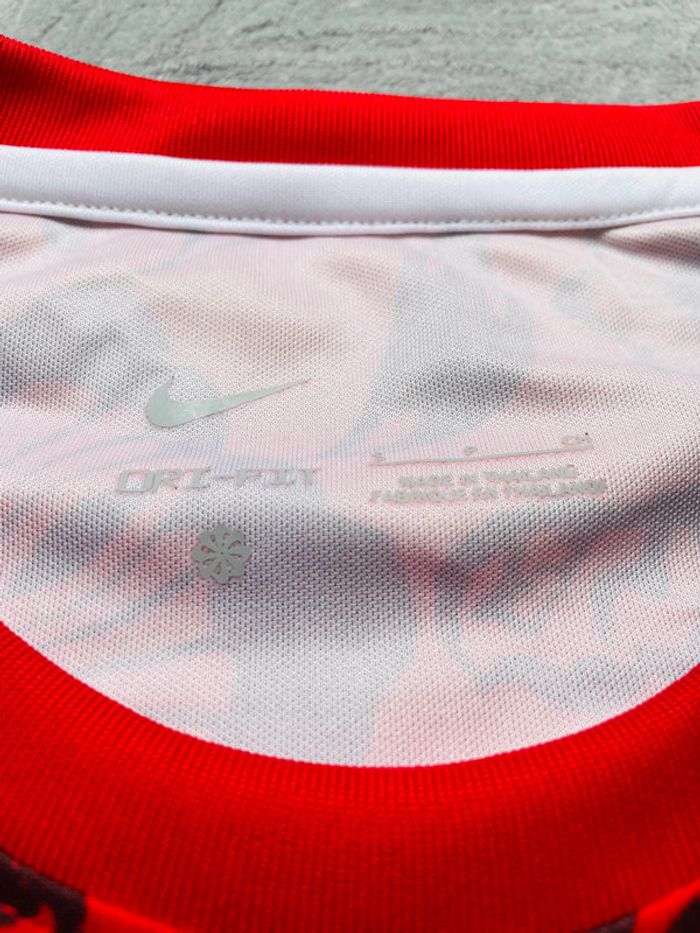 Maillot concept foot Portugal rouge fleurs taille S - photo numéro 8
