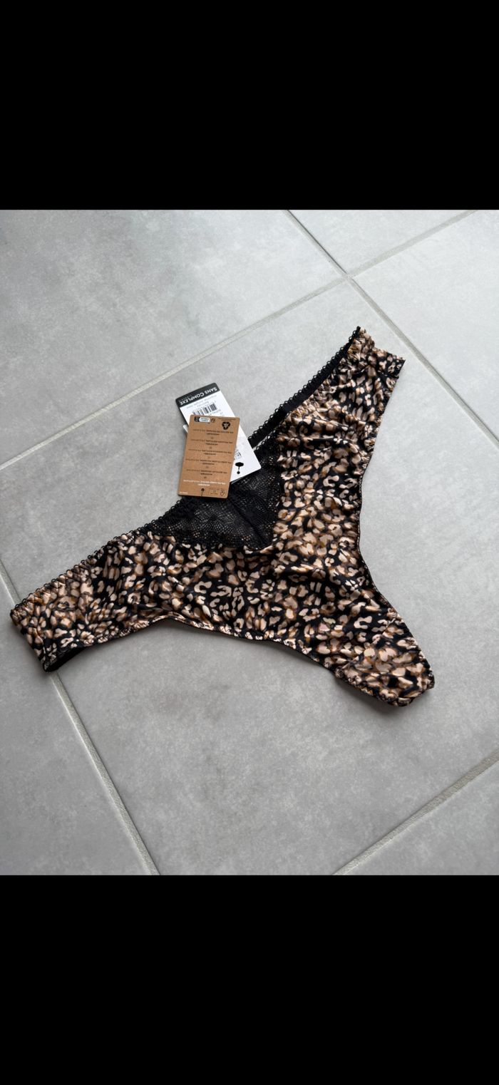 String Léopard Taille 50/52