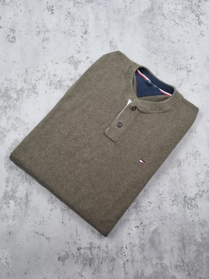 Pull 1/4 boutonné kaki Tommy Hilfiger – Taille M Homme (mesures en photos)