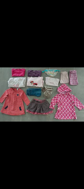 Lot de vêtements bébé fille en 2 ans