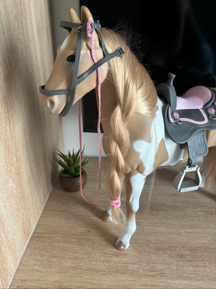 Cheval beige et blanc our génération - photo numéro 2