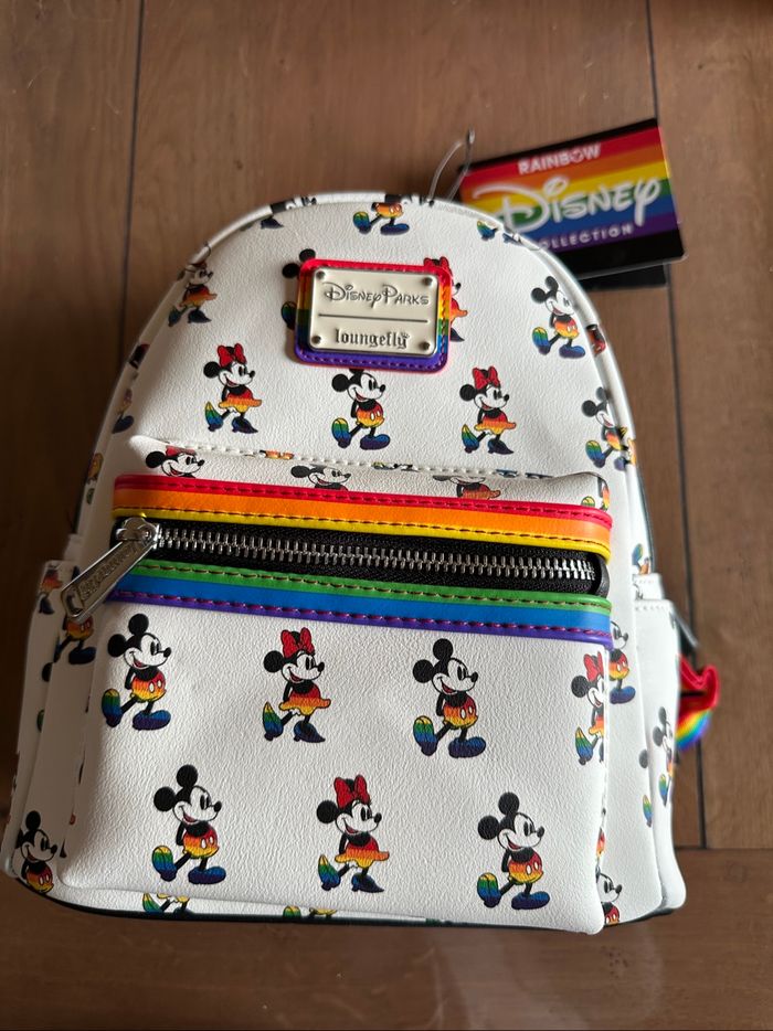 Sac Loungefly Disneyland Mickey arc en ciel Neuf