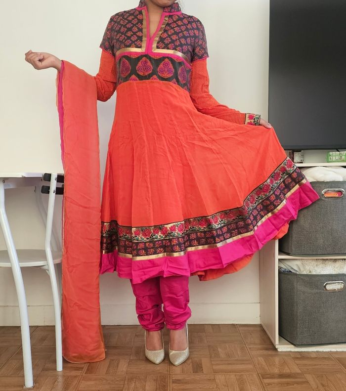 Robe indienne bollywood ensemble - photo numéro 2