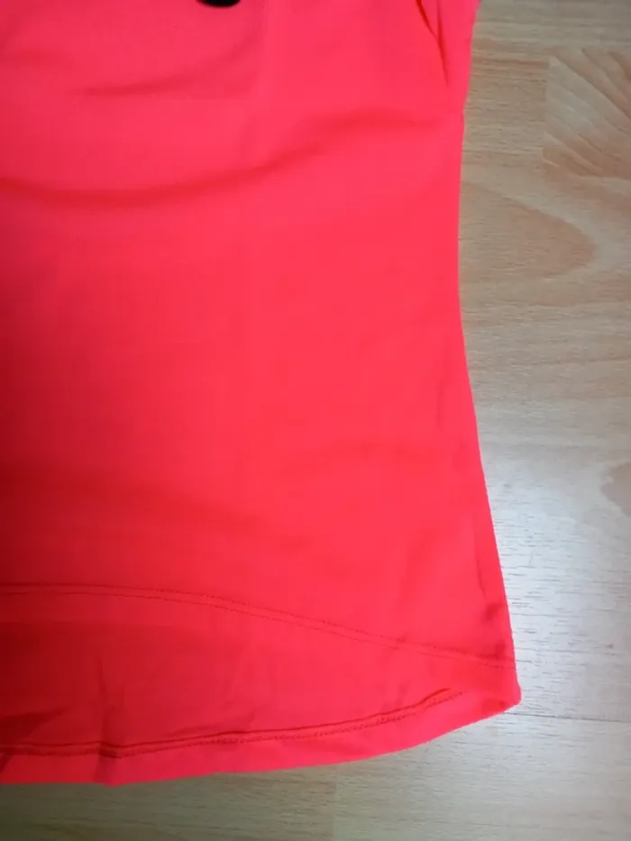 Débardeur fluo partie noire transparente TBE taille 36/38 - photo numéro 3