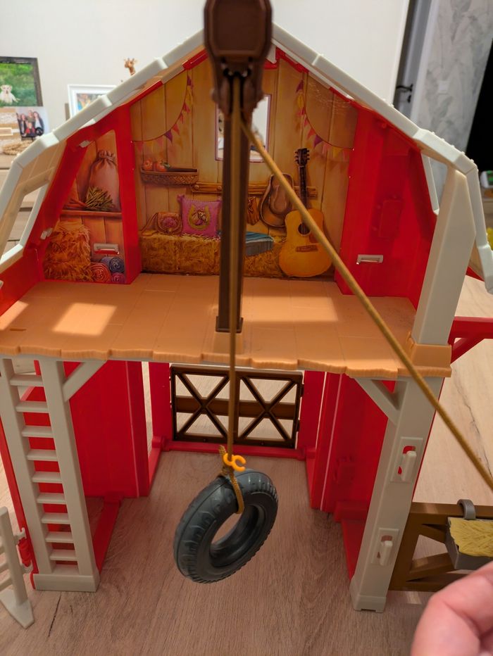 Centre équestre spirit et poupées - photo numéro 9