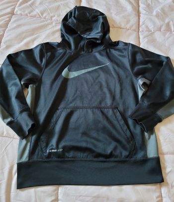 pull nike T10ans (6e)