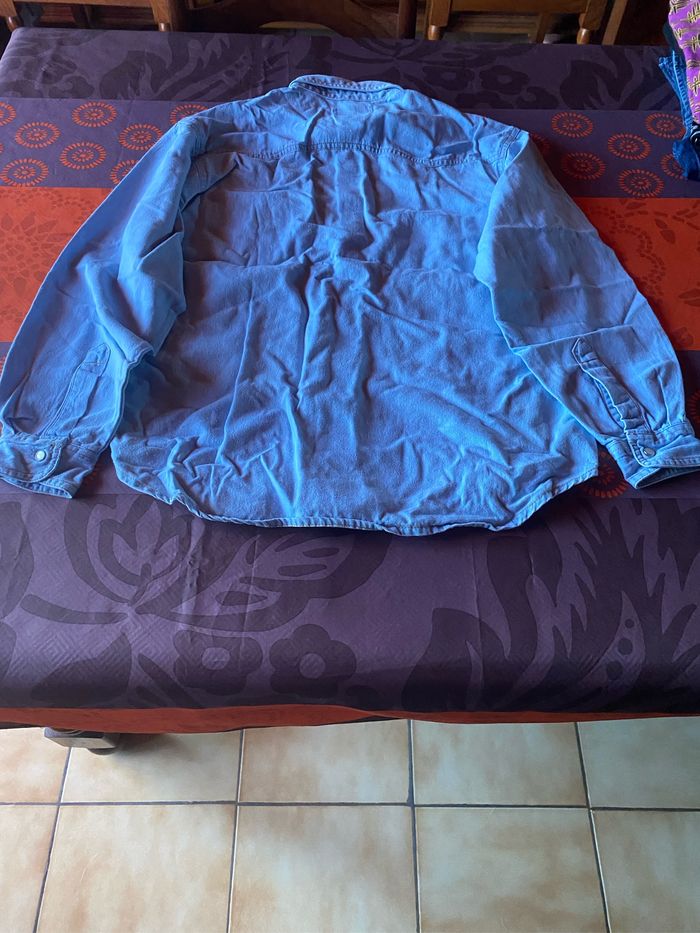 Chemise en jean’s kiabi taille 14 ans - photo numéro 3