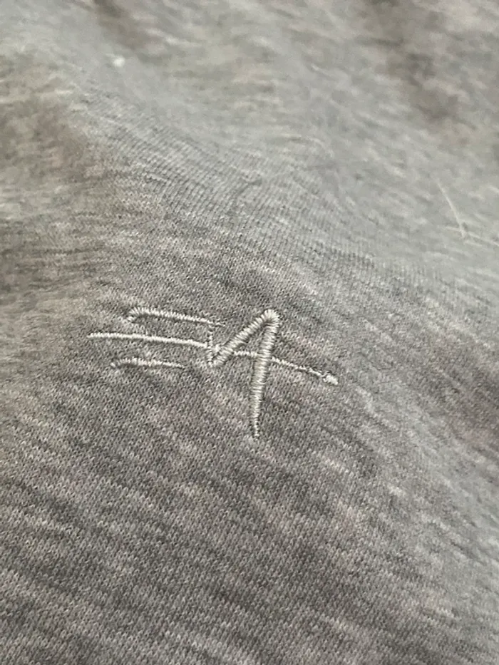 pull à capuche gris - photo numéro 3