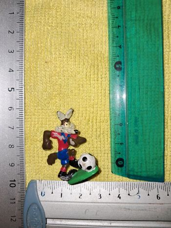 Will coyote beep beep figurine