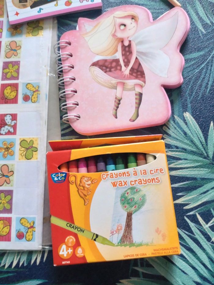 Lot d'activités créatives pour fille - photo numéro 5