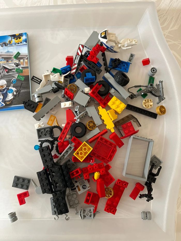 Lego city 60137 Problème de Dépanneuse. - photo numéro 4