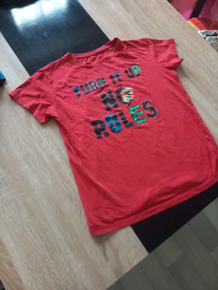 Tee-shirt rouge Primark 11/12 ans - photo numéro 2