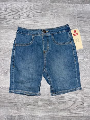 Short Levis