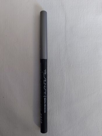 Crayon contour des yeux