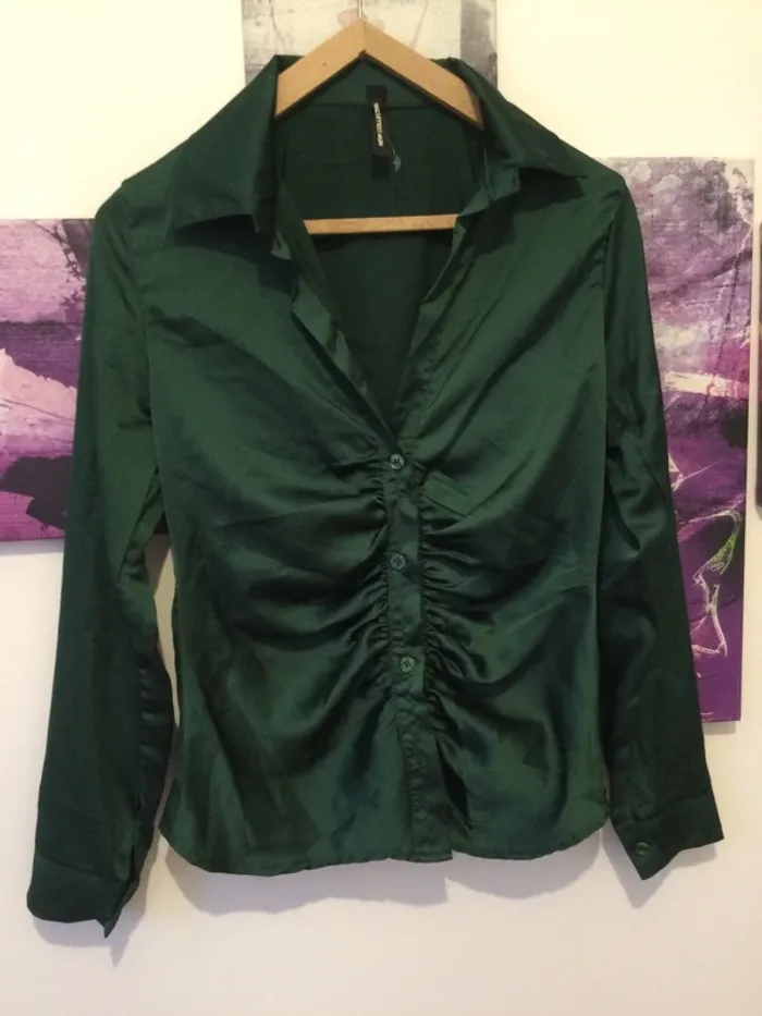 Chemisier satiné vert état neuf T 38-40 - photo numéro 2