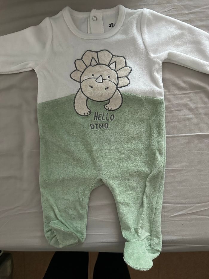 Pyjamas dinosaure - photo numéro 1