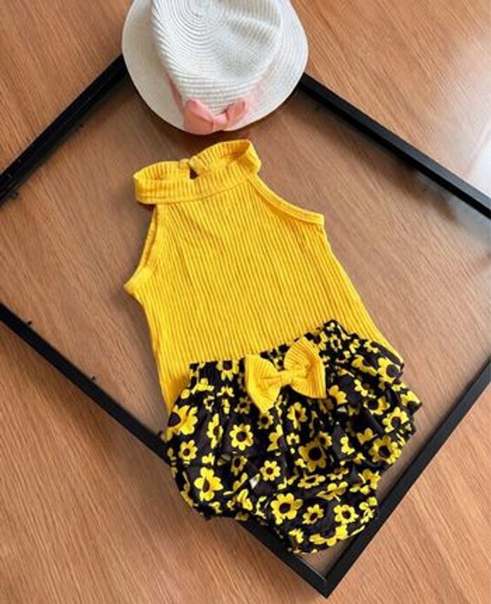 Ensemble bloomer et petit haut 6 mois - photo numéro 1
