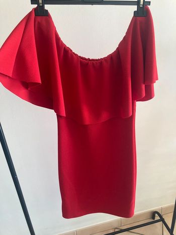 Robe rouge moulante