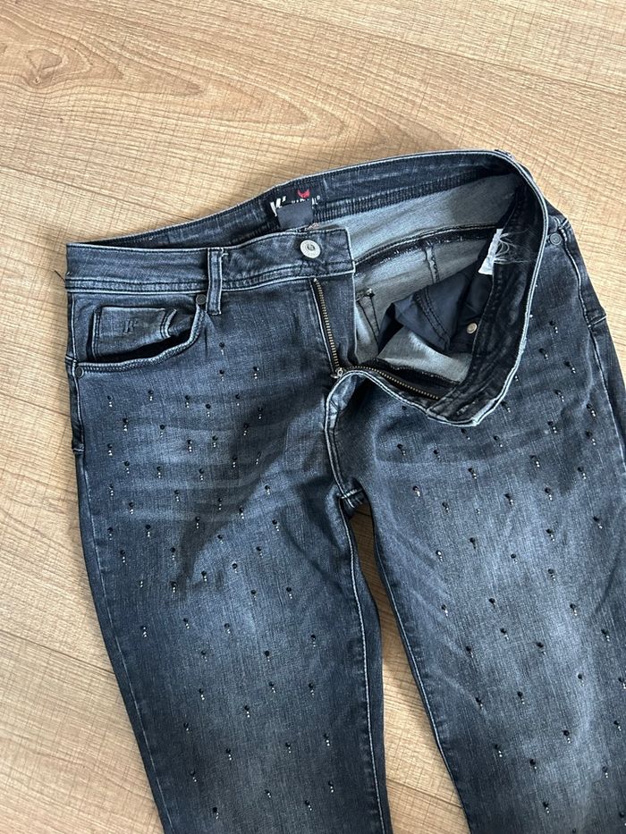 Jean noir délavé avec strass Kaporal taille W32 et L32 TBE - photo numéro 9