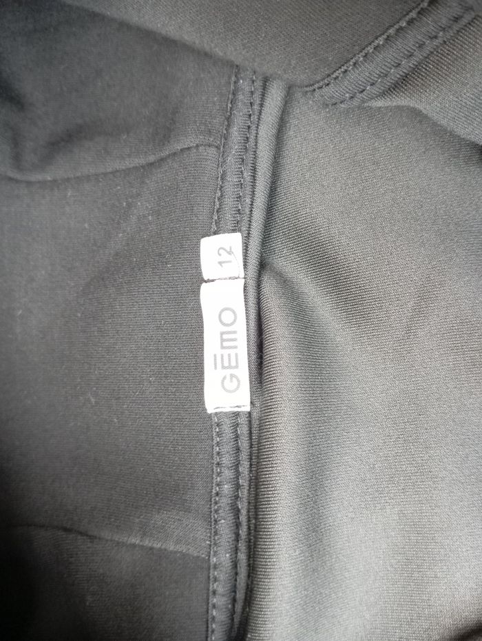 Pull capuche noir - photo numéro 3