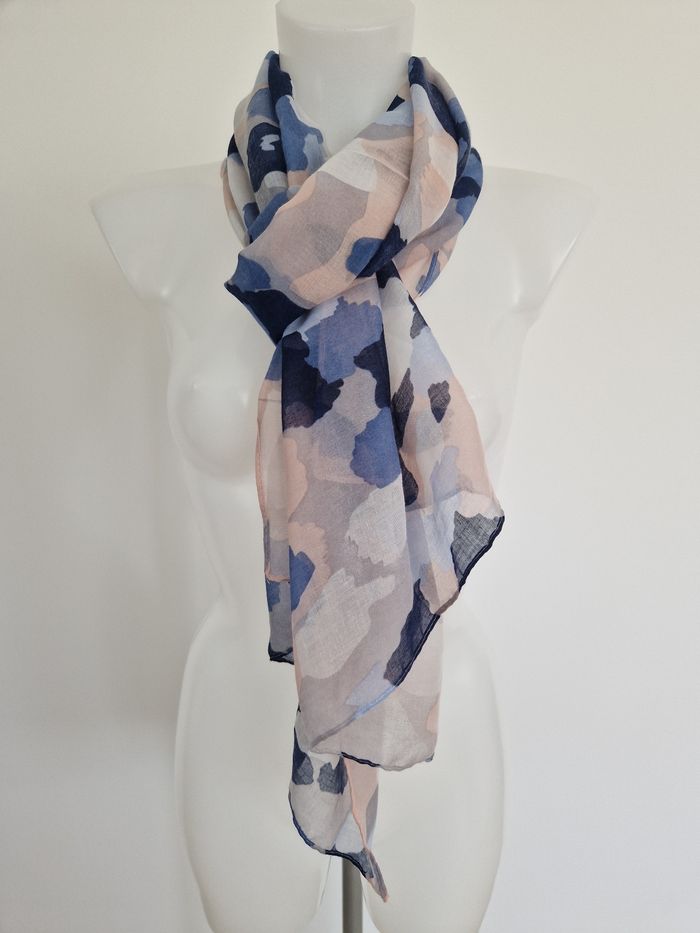 Foulard femme motif tâches - photo numéro 4