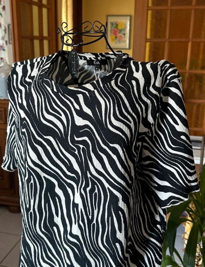 Tee shirt zébrée côtelé taille XL - photo numéro 5