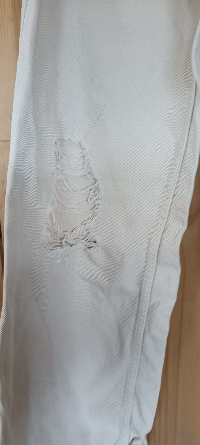 Jean troué femme Jennyfer taille 36 - photo numéro 2