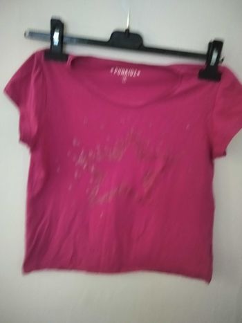 Tee shirt manches courtes.