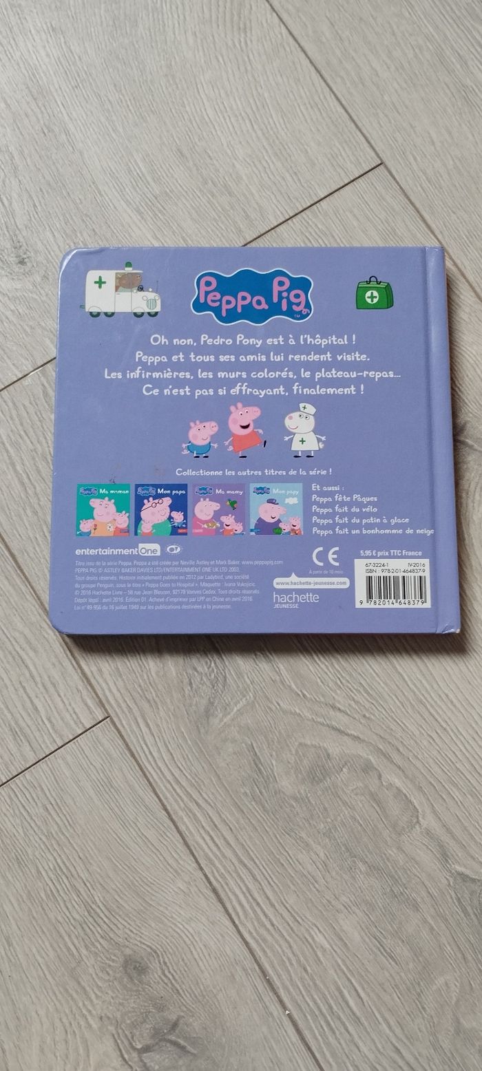 Livre cartonnée Peppa va a l'hôpital - photo numéro 2