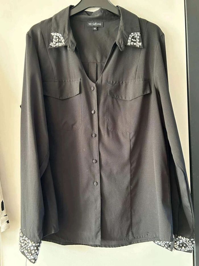 Chemise  noire col  et poigné diamant T 44