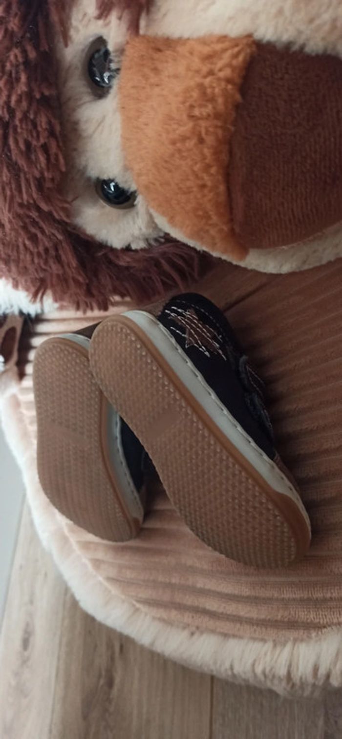 Chaussure garçon taille 18 - photo numéro 6