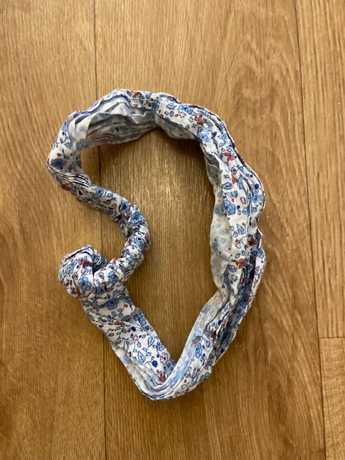 Bandeau bleu fleuri bébé
