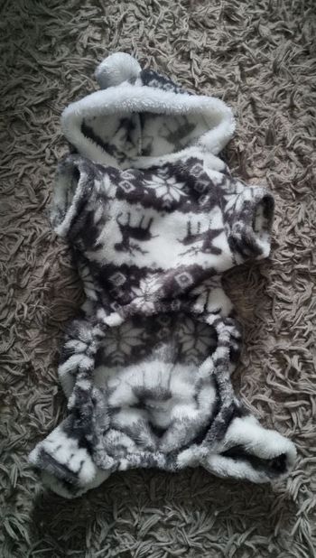 Combinaison polaire Noël pour chien ou chat (blanc et gris)