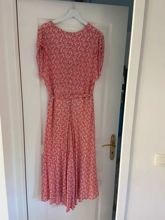 Robe fluide fleurie rose Caroll taille 42 - photo numéro 4