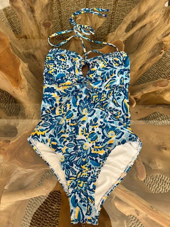 Maillot de bain 1 pièce La petite étoile bleu blanc fleurs - photo numéro 1